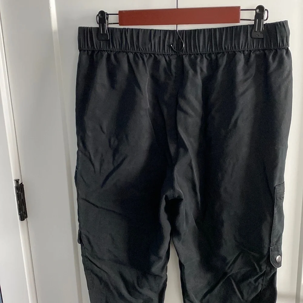 Banana Republic Black Tencel Soft Cargo Joggers EUC